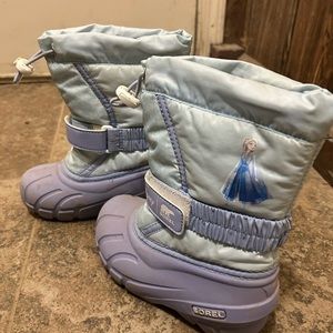 Little girl size 11 sorry Disney Elsa Ana boots very good used condition